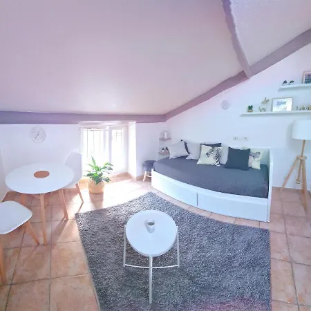 Appartamento : Studio Idéalement Placé En Centre Ville