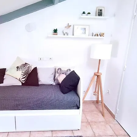 : Studio Idealement Place En Centre Ville Apartment