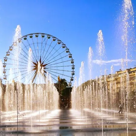 : Studio Idealement Place En Centre Ville * Nice